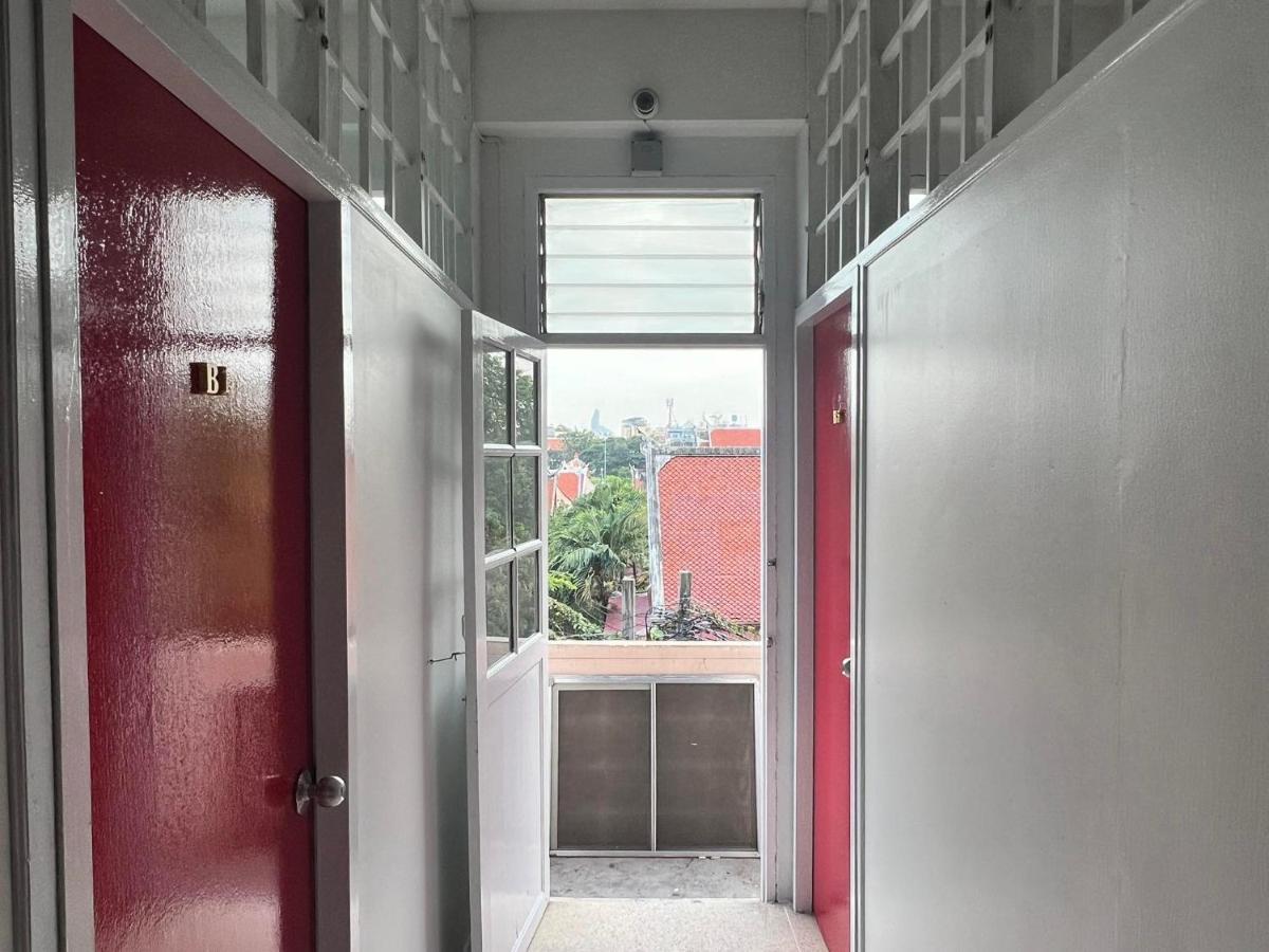 Merry V Guesthouse 曼谷 外观 照片